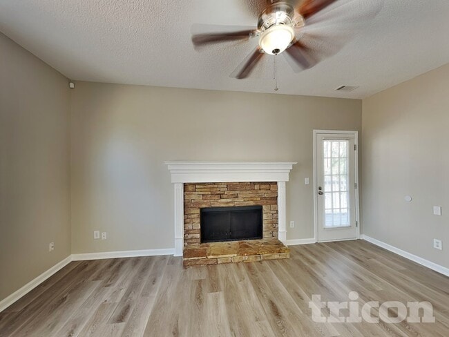 Photo - 313 Westchester Way