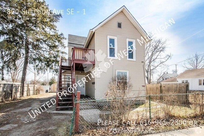 Building Photo - Available Now | 3 Bedroom 1 Bath Lower Lev... Unit 1 Rental