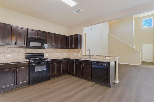 Building Photo - 604 Red Tails Dr Rental