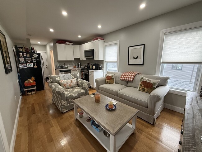 Photo - 1021 Winthrop Ave Apartment Unit #2