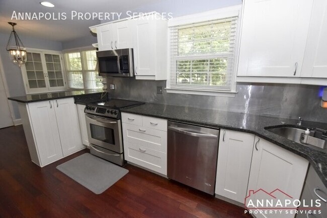 300 S Cherry Grove Ave