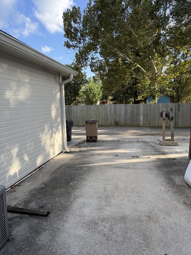 Photo - 317 Woodridge Dr SW