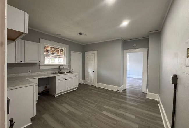 Photo - 2514 Poplar St