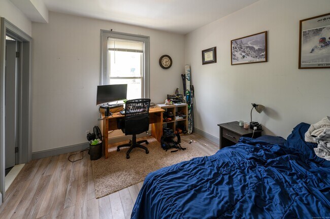 Photo - 54 Mechanic St Unidad 2nd floor