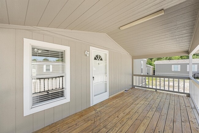 Photo - 21864 Russell Dr