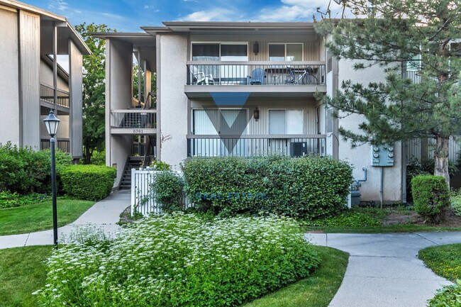 Photo - 5761 S Waterbury Cir