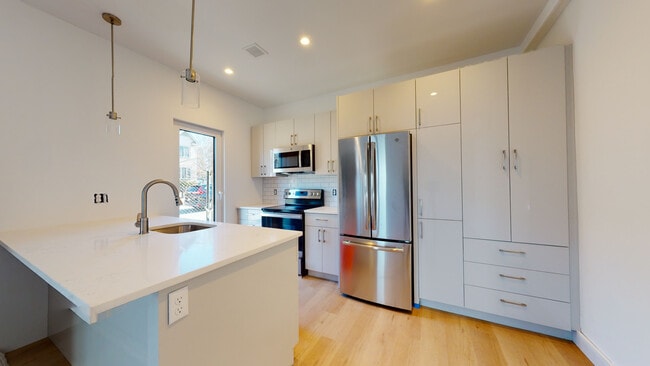 Photo - 2837 Washington St Unit 1
