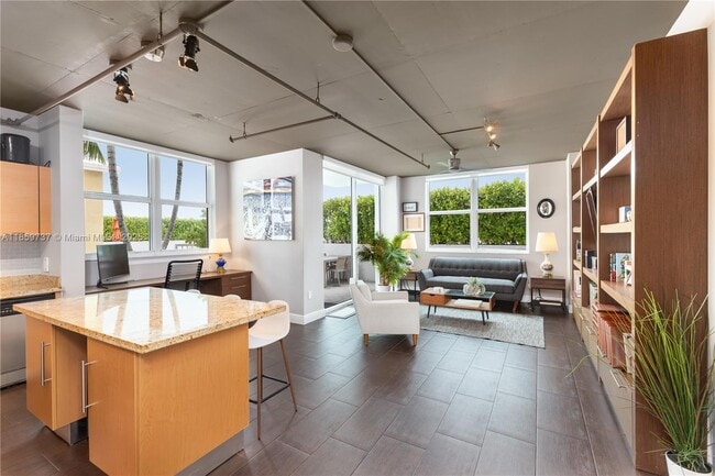 Photo - 3180 SW 22nd St Unidad 501