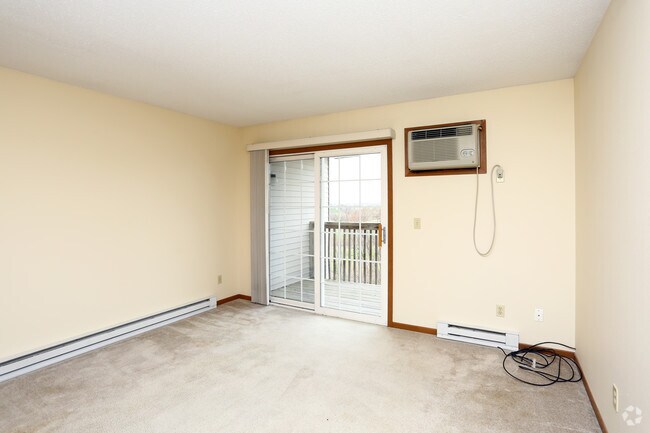 Living Room - Deer Run Apartments