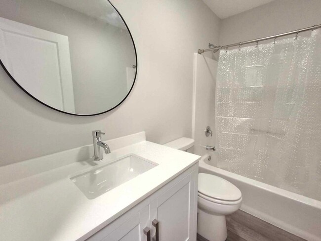 Photo - 123 Northampton Dr