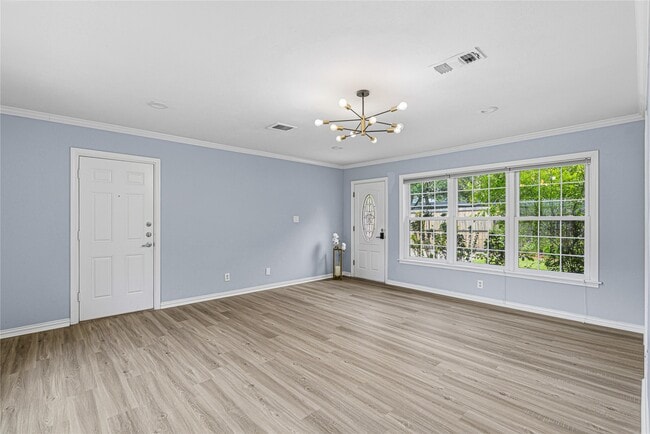 Photo - 4002 Merrick St