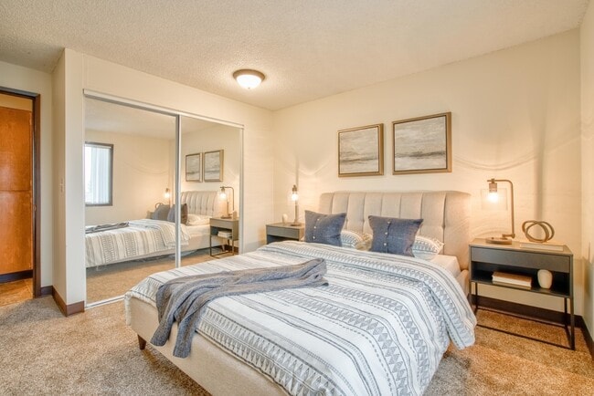 Photo - Cedar Crest Apartments