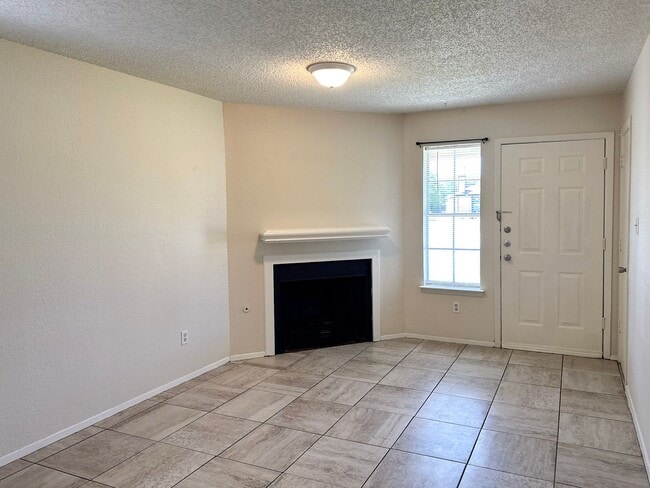 Photo - 200-202 Renee Drive Unidad 200