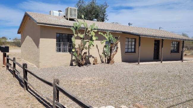 Photo - 120 W King Rd