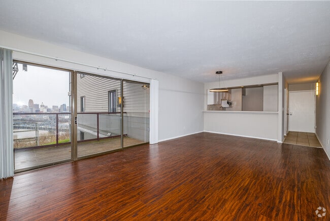 2BR, 2BA - 882SF - Living Room