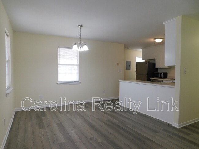 Photo - 416 E 19th St