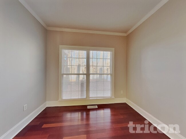 Photo - 1585 Deer Run Ct