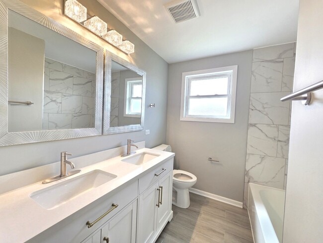 Photo - 7841 74th St