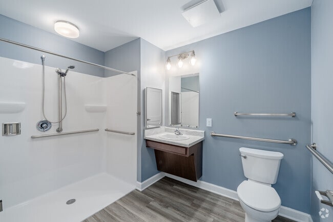 2BR, 1BA - 872SF - Bathroom
