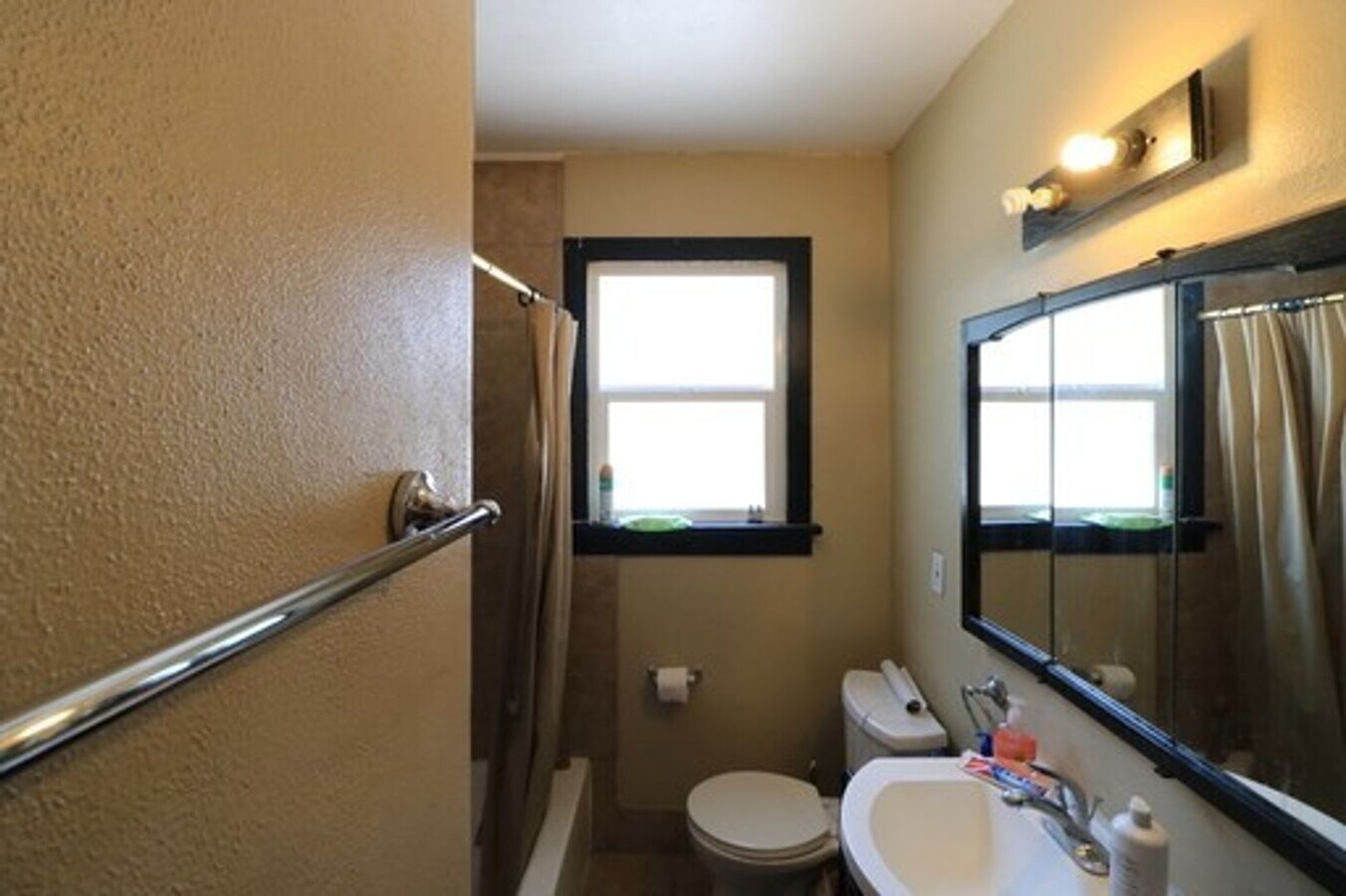 Photo - 642 E 500 N