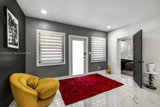 Photo - 285 NW 45th St