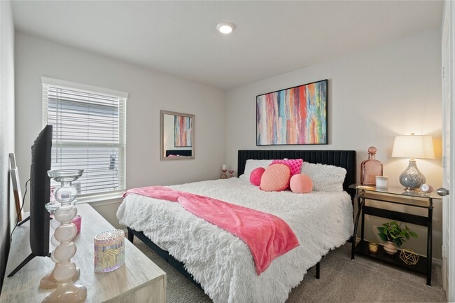Photo - 534 Dalloway St