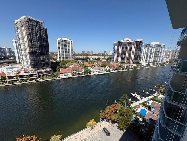19390 Collins Ave Unit 1623
