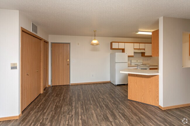 2BR, 2BA - 986 SF