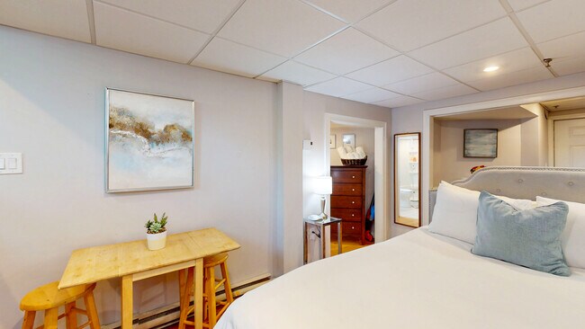 1029 Beacon St Unit A