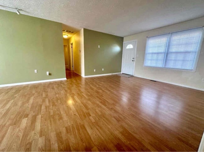 Photo - 8021 Knollgate Ct