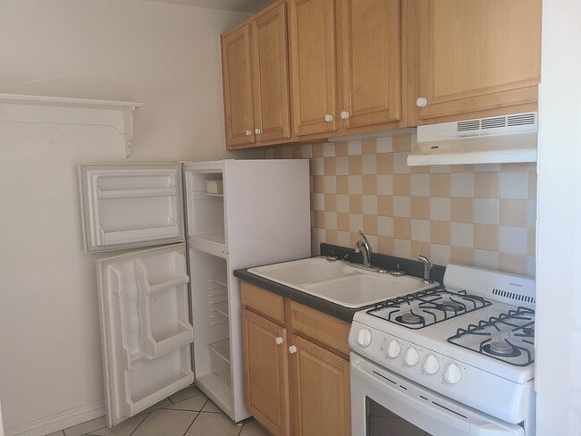 Photo - 1219 S Farmer Ave Unit B
