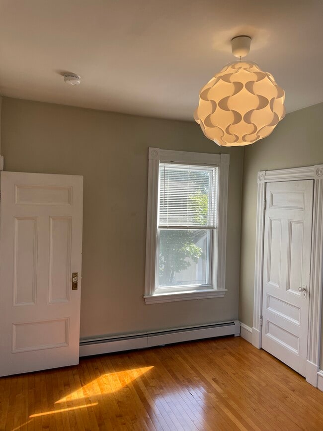 Photo - 198 Mammoth Rd