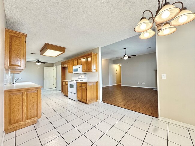 Photo - 3050 Birch Pl