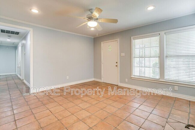 Photo - 3528 Rogers Ave