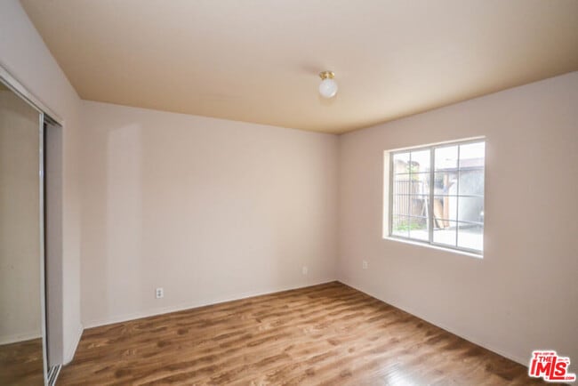 3722 Wall St