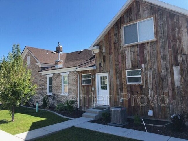 Photo - 713 W 500 S Unidad B