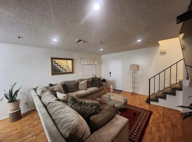 Photo - 2480 Montrose Ave Unidad 7