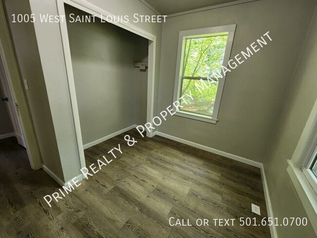 Photo - 1005 W St Louis St