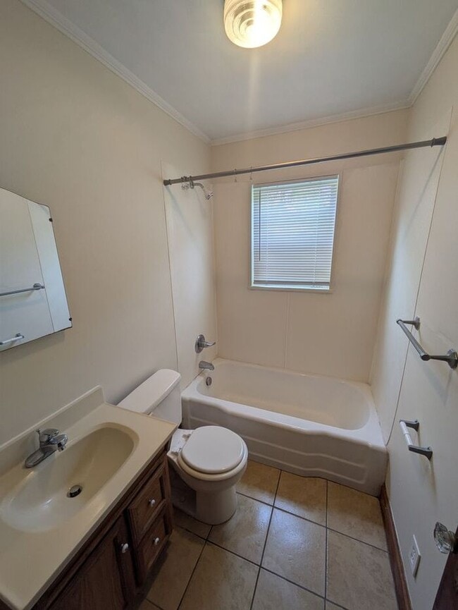 Photo - 1BD/1BA Unit in Hickory