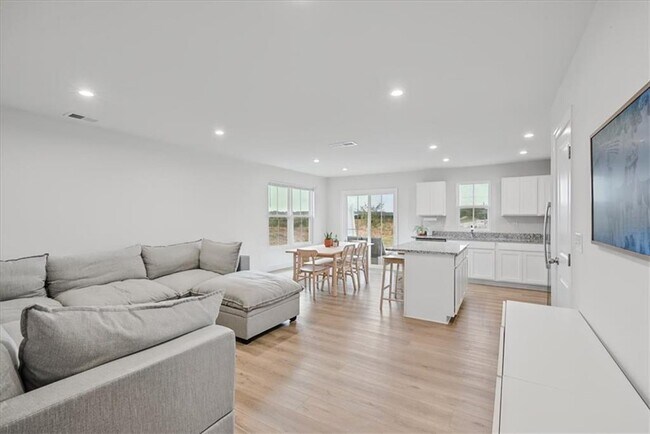 Photo - 218 Deermont Dr