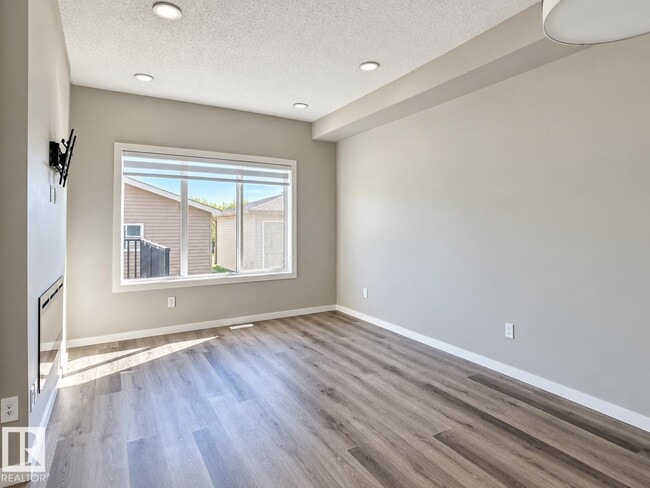 343 Edgemont Dr NW