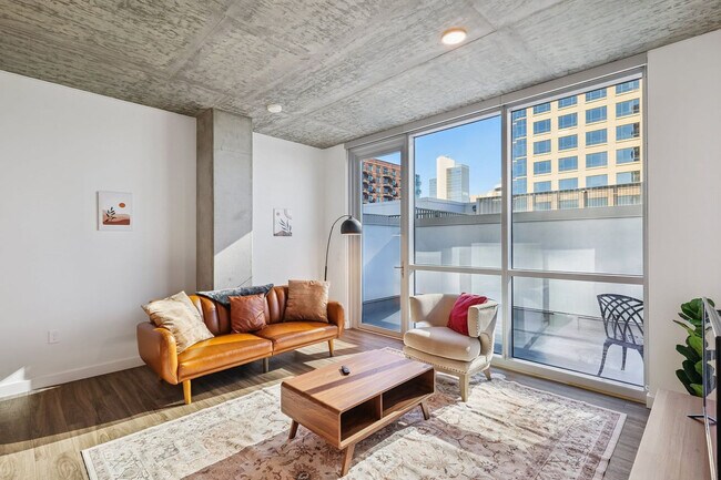 Photo - 222 E Jefferson St Unit ID1369272P