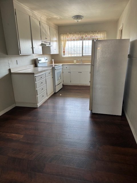 Photo - 25801 Whitman St Unidad 4