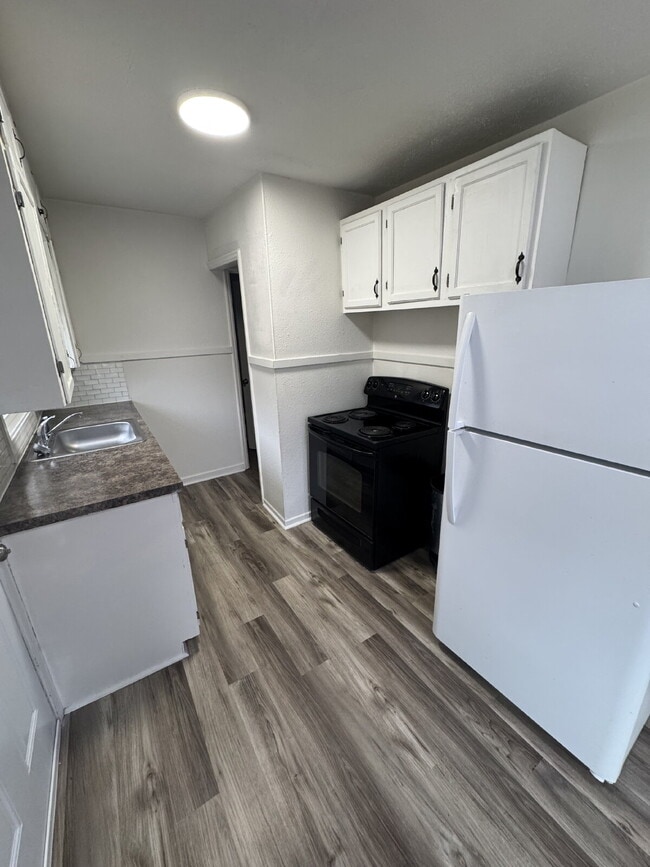 Photo - "Cozy 1-Bed Gem in Wichita – Perfect Balance of Comfort and Convenience!"
