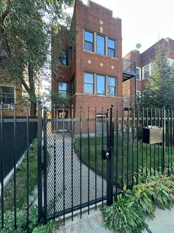 Building Photo - 3243 W Thomas St Unit 1b