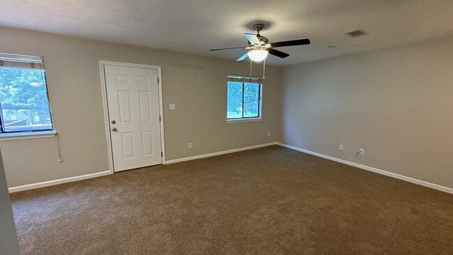 Photo - 1317 Airport Dr