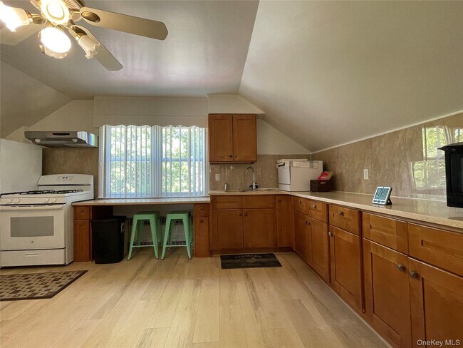 Photo - 169 Old Mamaroneck Rd Unit #2