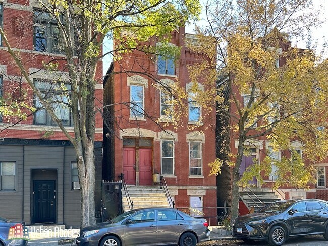 Photo - 1435 N Bosworth Ave Unit 1C