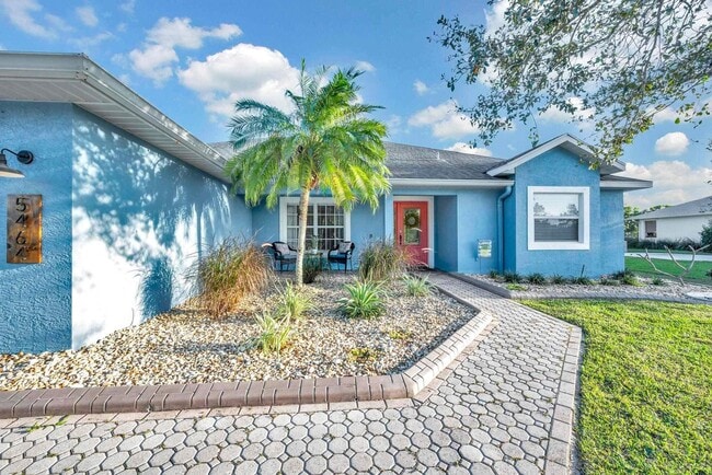 5464 NW Milner Dr