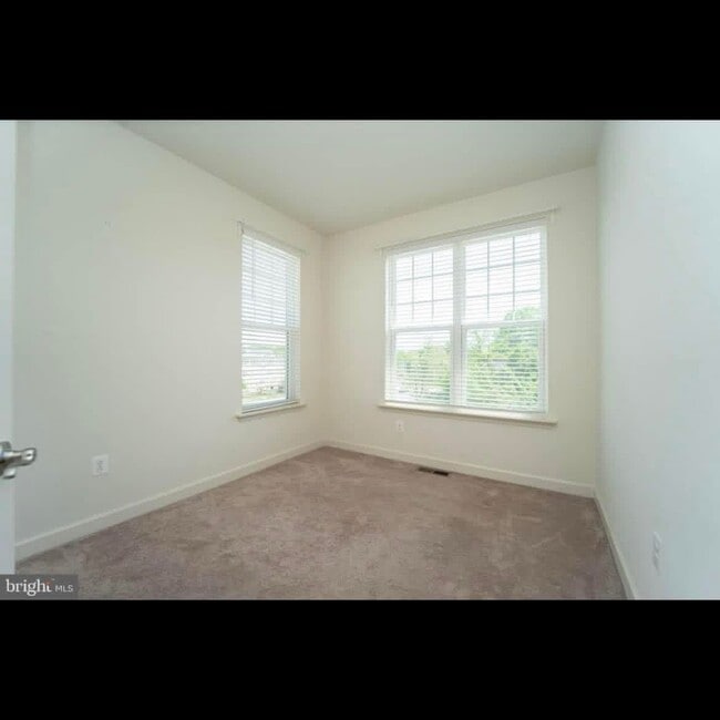 Photo - 7206 Wood Pond Cir